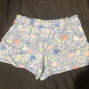 Worn once and has pockets and very comfortable to wear. Also very soft.